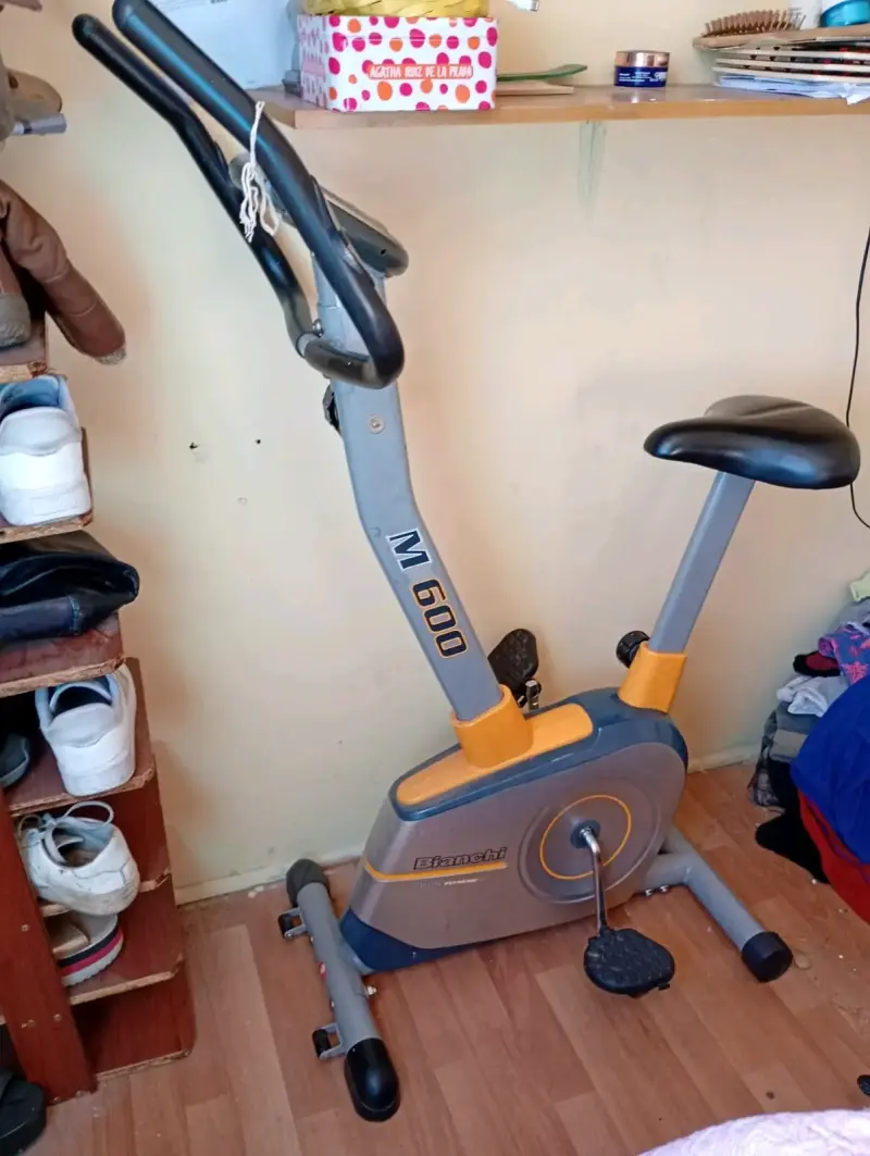 Bicicleta estática Bianchi M600 en buen estado - 3