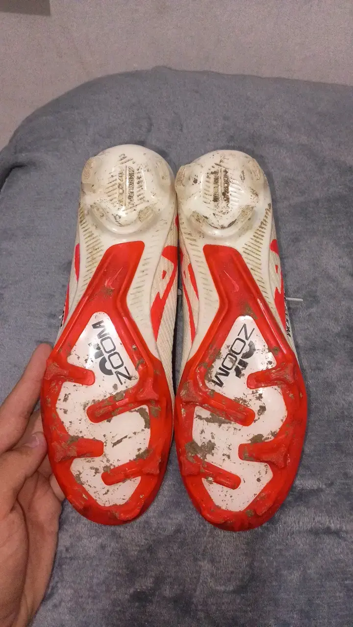 Botines de fútbol Nike Zoom blancos y rojos - 2