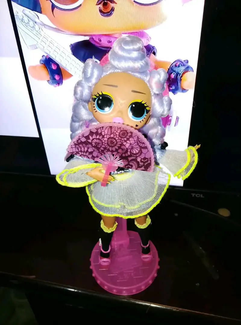 Muñeca LOL Surprise con vestido azul y accesorios - 2