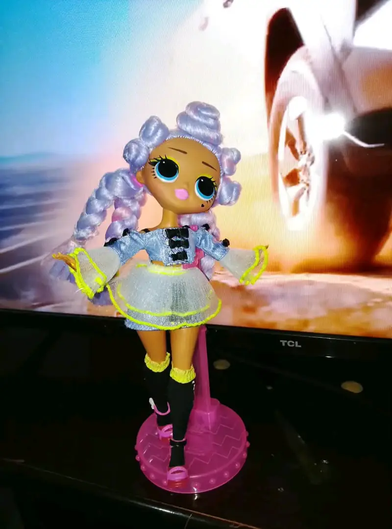 Muñeca LOL Surprise con vestido azul y accesorios - 4