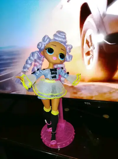 Muñeca LOL Surprise con vestido azul y accesorios - miniatura 4