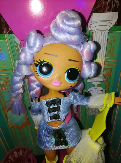 Muñeca LOL Surprise con vestido azul y accesorios - miniatura 5