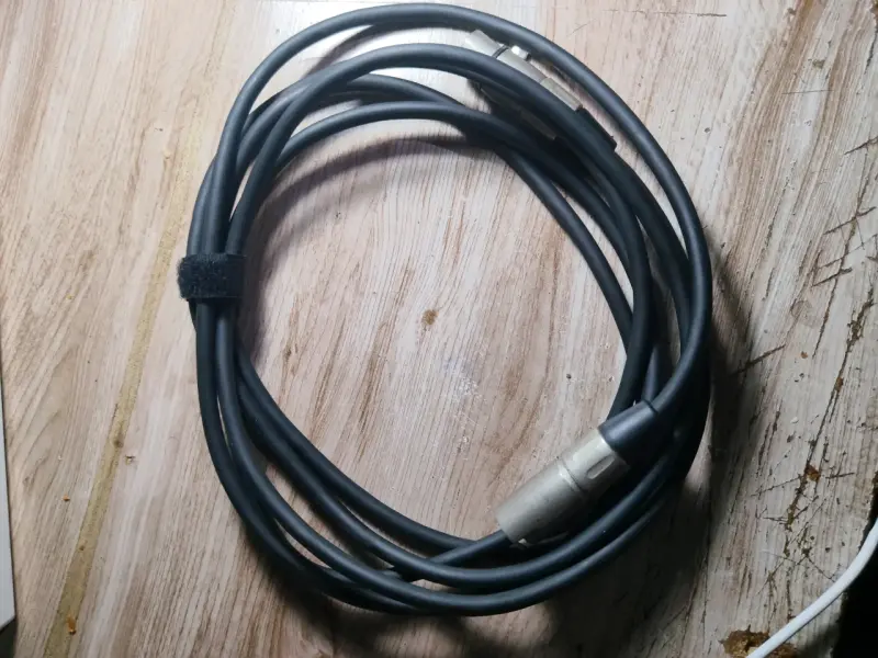 Interfaz de Audio Behringer U-Phoria UM2 - 5