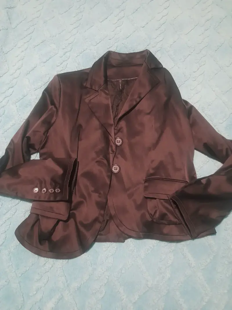 Blazer de mujer marrón con cinturón - 1