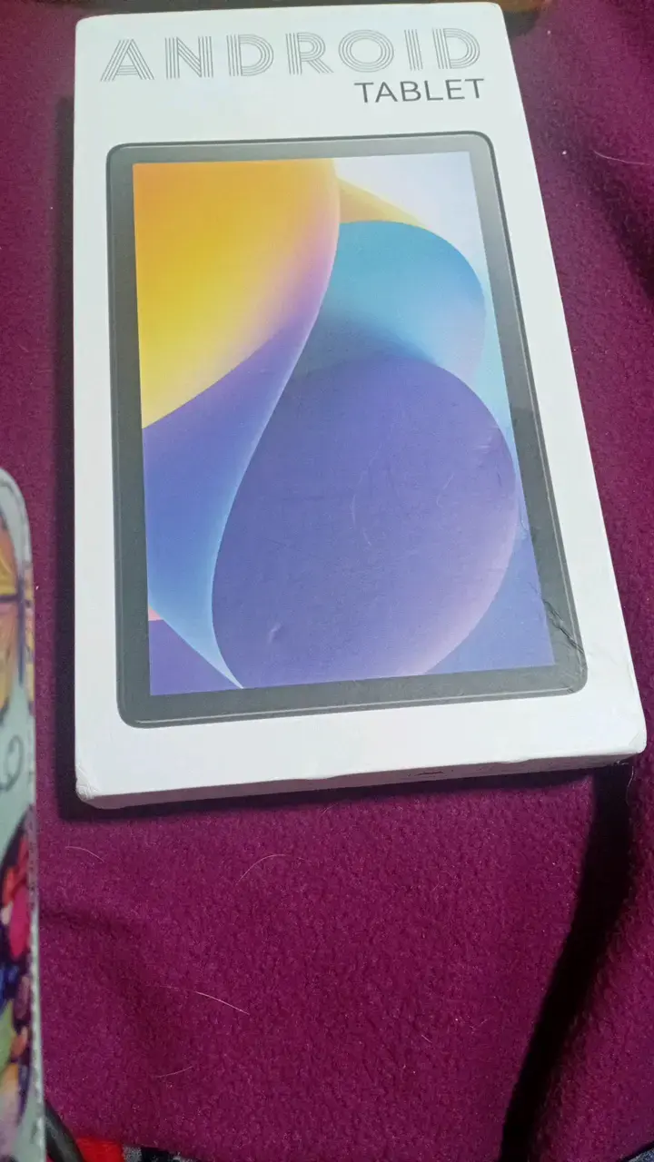 Tablet Android con pantalla colorida - 2