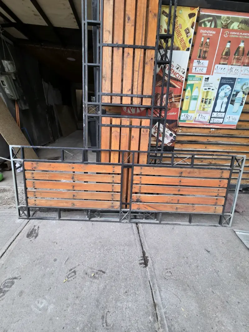 Rejas de madera y metal para jardín - 2