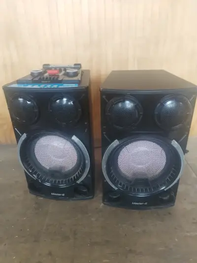 Parlantes activos Master-G con ecualizador - miniatura 1
