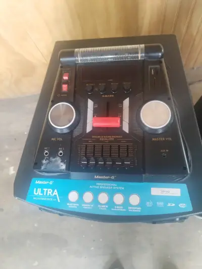 Parlantes activos Master-G con ecualizador - miniatura 2