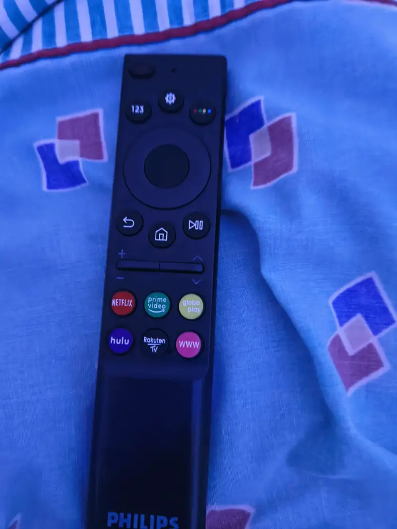 Control remoto Philips con botones de streaming - 2