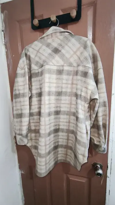 Camisa de franela a cuadros beige y gris - miniatura 2