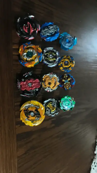 Lote de peonzas de combate Beyblade - miniatura 1