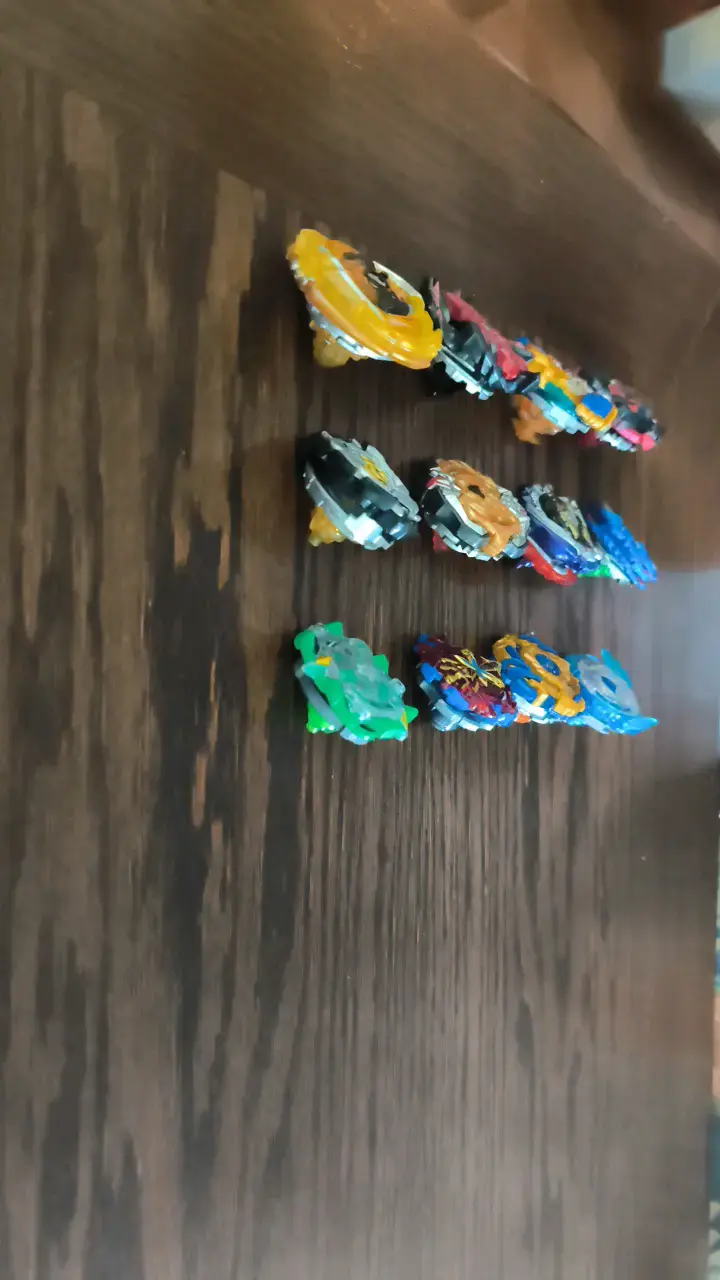 Lote de peonzas de combate Beyblade - 2