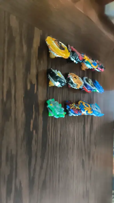Lote de peonzas de combate Beyblade - miniatura 2