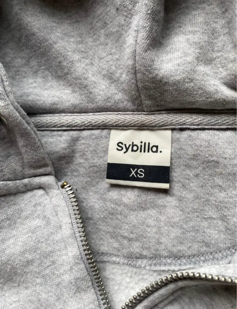 Polerón con capucha gris Sybilla ajustado - 2