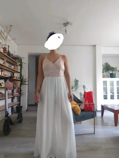 Vestido largo elegante con tirantes - miniatura 1
