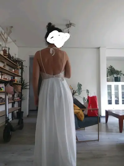 Vestido largo elegante con tirantes - miniatura 2