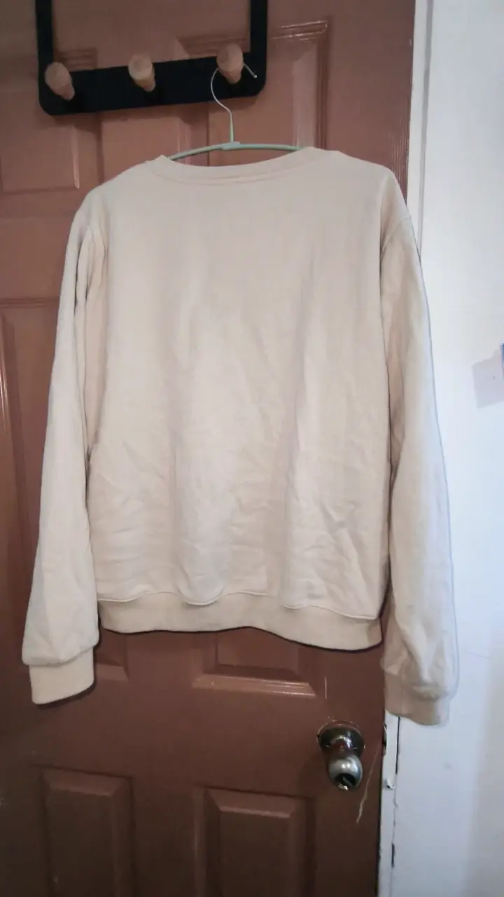Polerón beige "Nike" con diseño de mariposas - 2