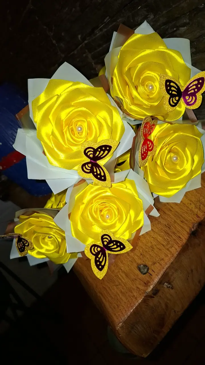 Ramos de rosas eternas con Hot Wheels - 6