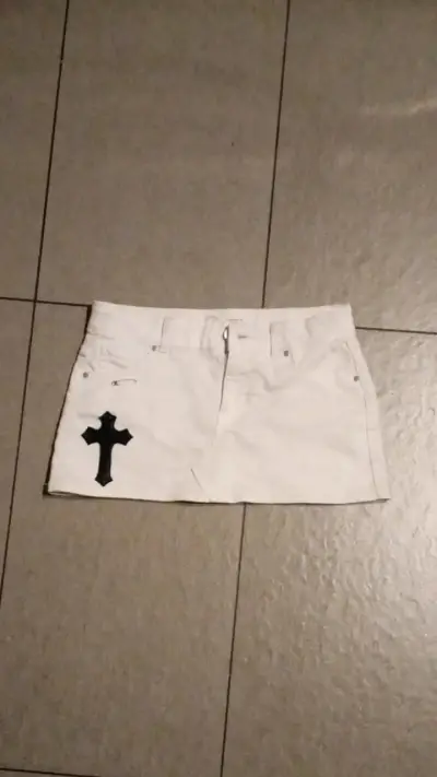 Mini falda blanca y2 kcon diseño de cruz - miniatura 1
