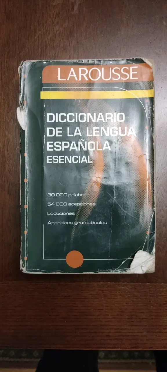 Diccionario Larousse Lengua Española Esencial - 1