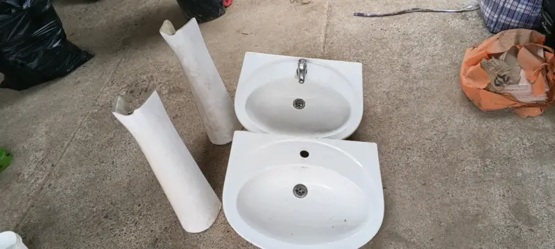 Lavamanos de cerámica con pedestal