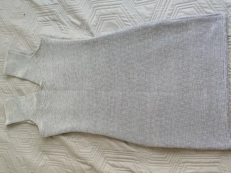 Vestido ajustado de rayas gris y blanco - 2