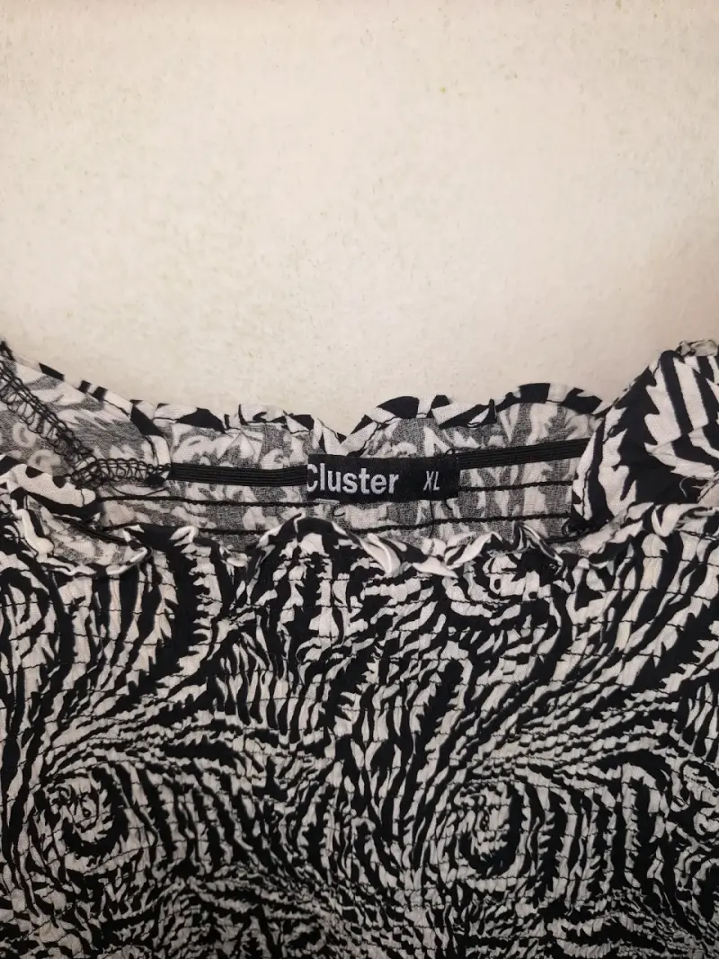 Blusa estampada Cluster XL - 3