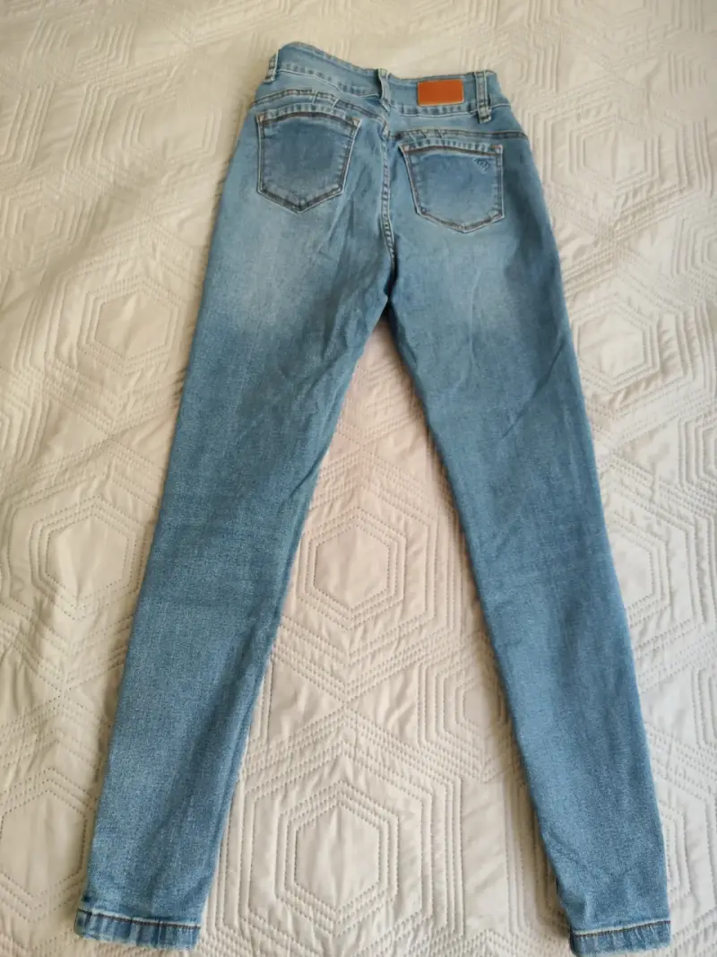 Jeans ajustados de mezclilla azul claro - 2