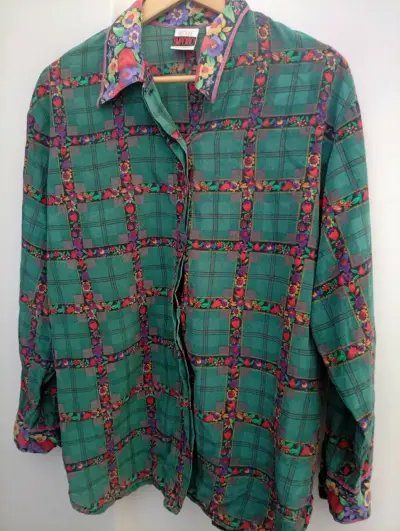 Camisa vintage de cuadros verdes con flores - miniatura 3