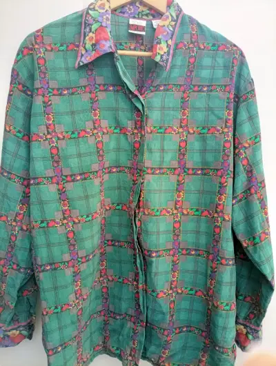 Camisa vintage de cuadros verdes con flores - miniatura 4