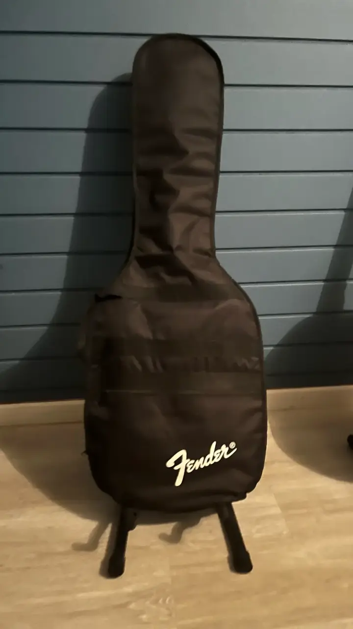 Guitarra Eléctrica Squier Stratocaster Negra - 4