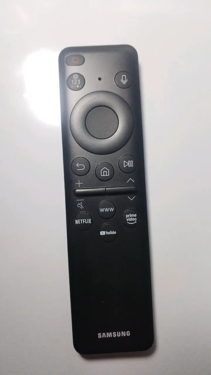 Control remoto Samsung Smart TV con botones de acceso rápido