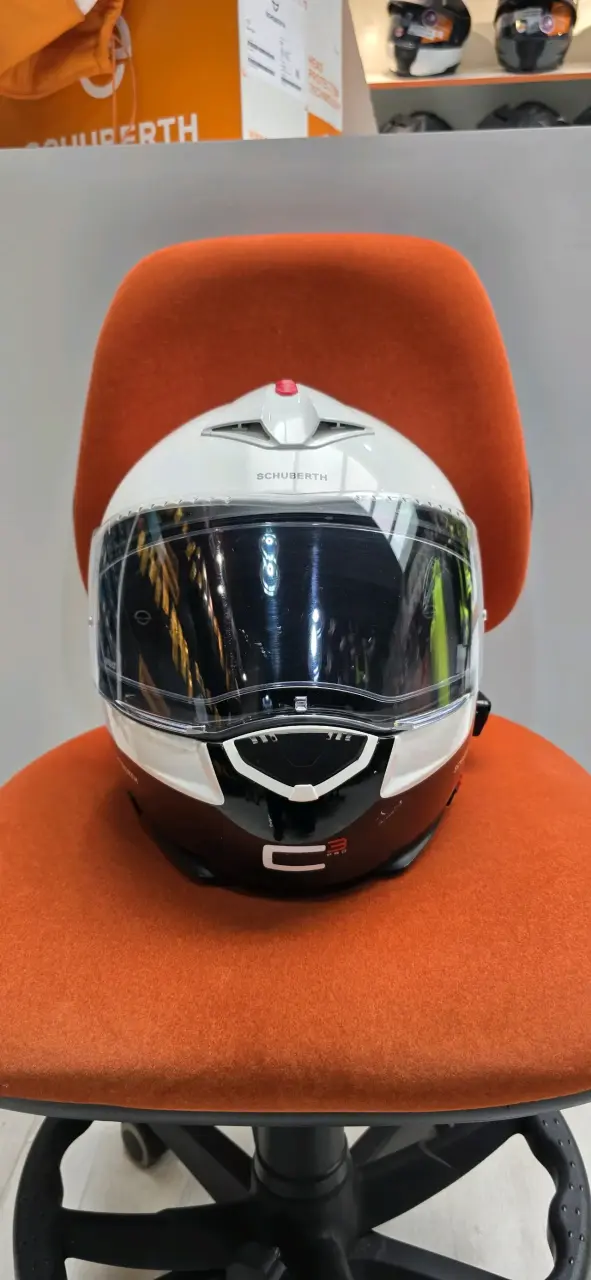 Casco Schuberth C3 Pro con intercomunicador F4+ - 1