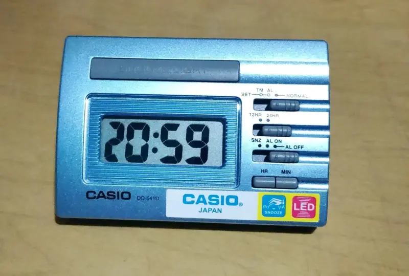 Reloj despertador digital Casio. - 1