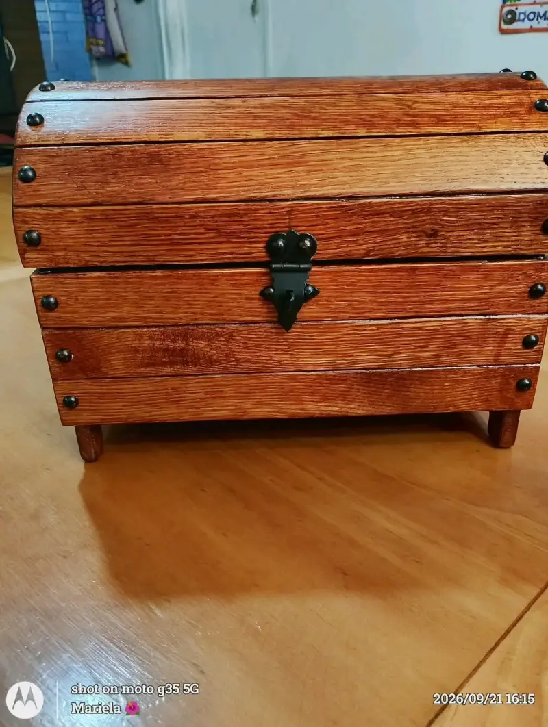 Cofre de madera estilo vintage con cerradura - 1