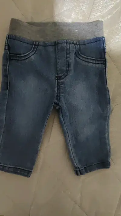 Pantalones de mezclilla para bebé - miniatura 1