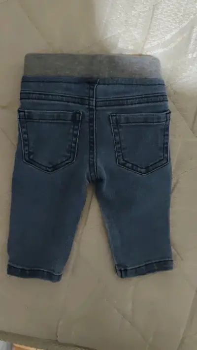 Pantalones de mezclilla para bebé - miniatura 2