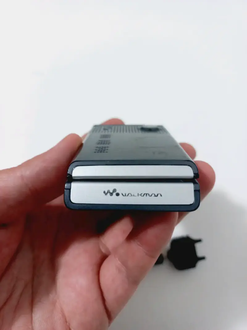 Celular Sony Ericsson Walkman con cargador - 3