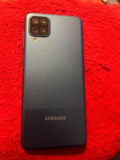 Smartphone Samsung Galaxy A12 en buen estado - miniatura 2