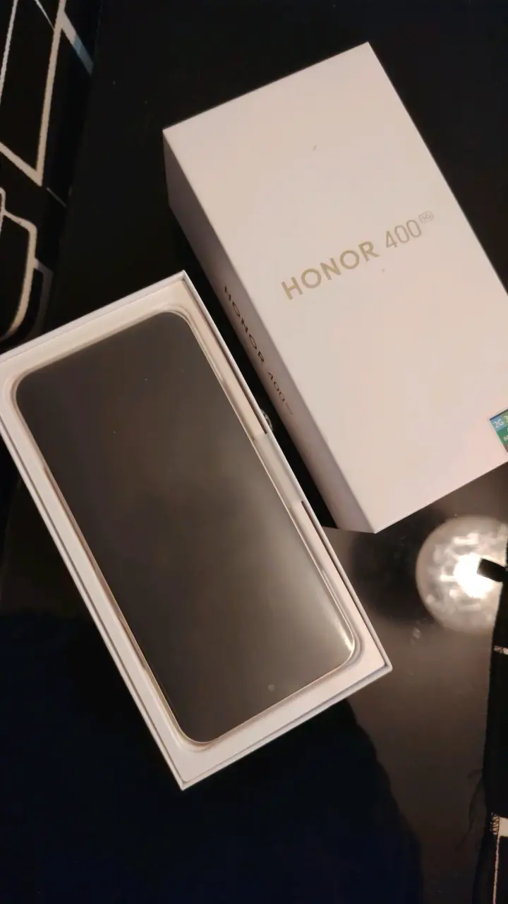 Smartphone Honor 400 5G con caja y accesorios - 2