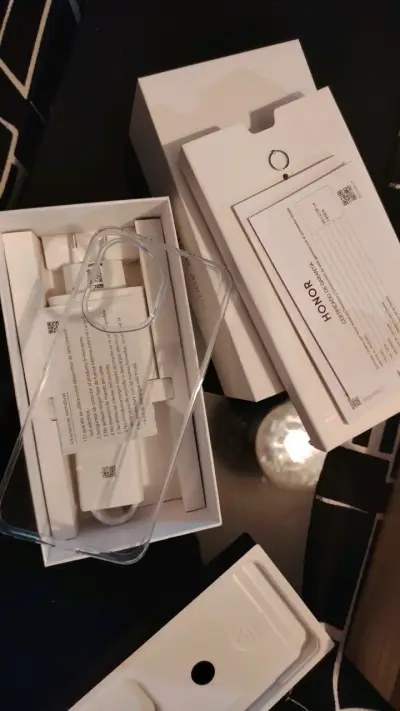 Smartphone Honor 400 5G con caja y accesorios - miniatura 5