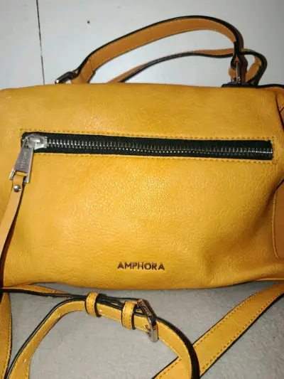 Bolso de cuero amarillo Amphora con correa ajustable - miniatura 1