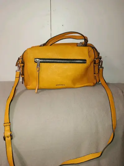 Bolso de cuero amarillo Amphora con correa ajustable - miniatura 2
