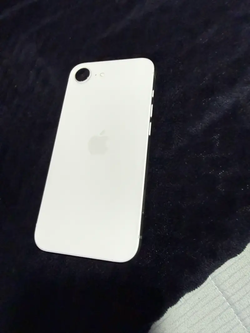 iPhone 17e - 1