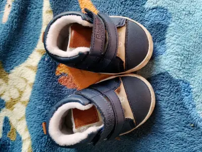 Zapatos de bebé azul con diseño de oveja - miniatura 3
