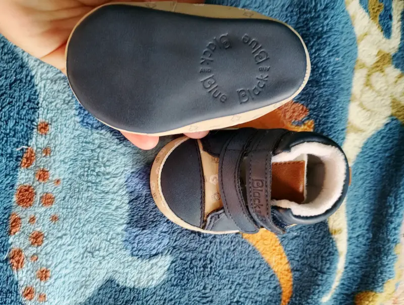 Zapatos de bebé azul con diseño de oveja - 4