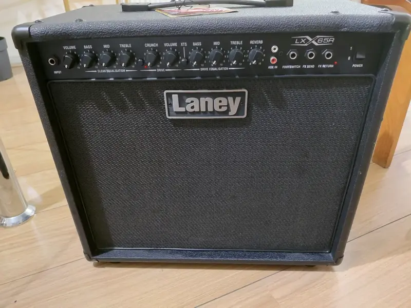 Amplificador de guitarra Laney LX65R con reverb - 1