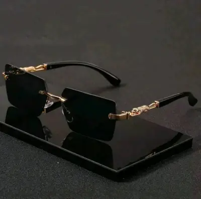 Gafas de Sol Rectangulares con Detalles Dorados - miniatura 1