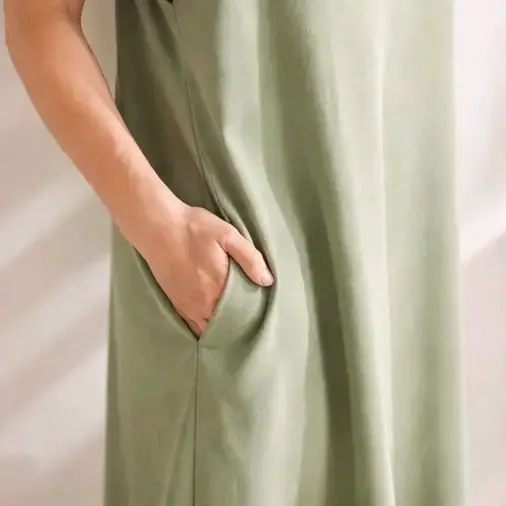 Vestido sin mangas verde claro con bolsillos - 2
