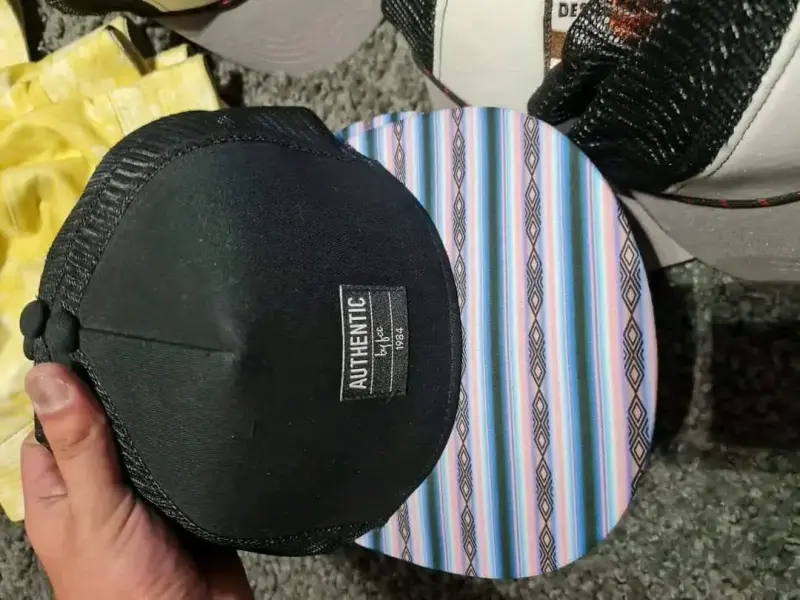Gorras con diseño bordado - 4